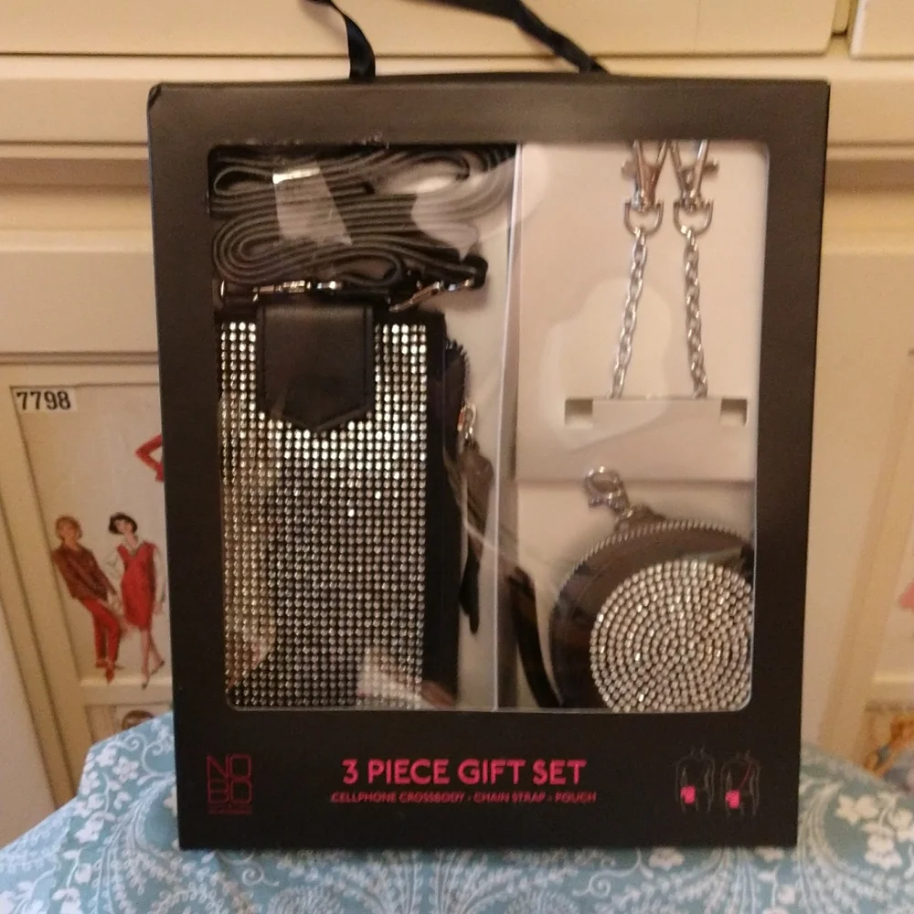 NWT No Boundaries 3 piece gift set